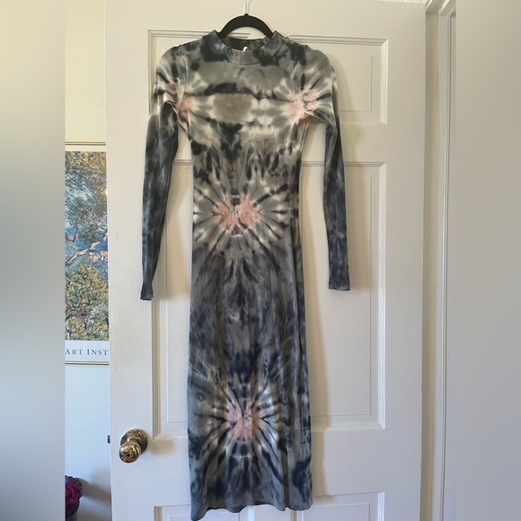 Young fabulous & broke YFB Dax tie dye dress - Picture 1 of 5